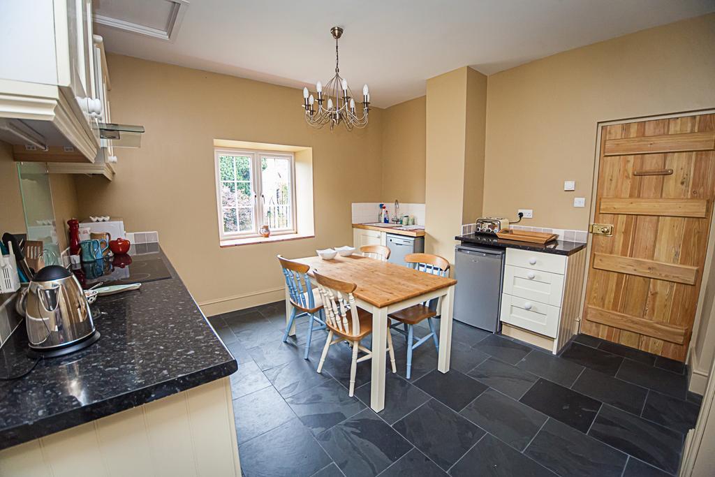 مبيت وإفطار تيفرتون Stoodleigh Court Coach House المظهر الخارجي الصورة