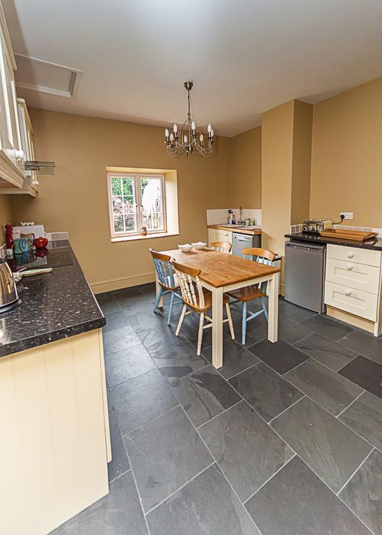 مبيت وإفطار تيفرتون Stoodleigh Court Coach House المظهر الخارجي الصورة